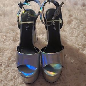 Liliana Silver Holo platforms